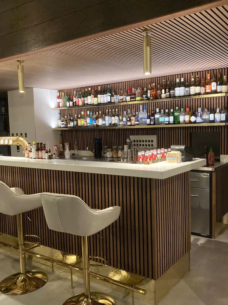 Meeting Cocktailbar & Restaurant